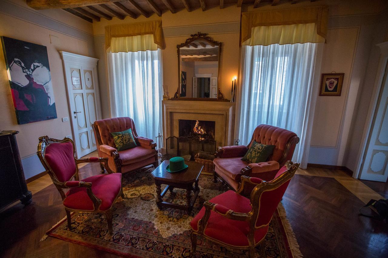 Borgo Agli Scudi Suite&Breakfast Campiglia Marittima Luaran gambar